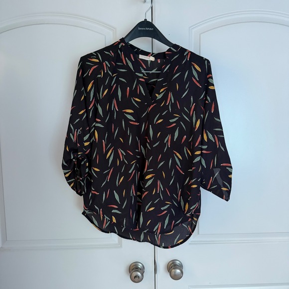Lush Tops - Lush Womens V-Neck Roll Tab Sleeve Abstract Leaf Print Blouse Black Medium